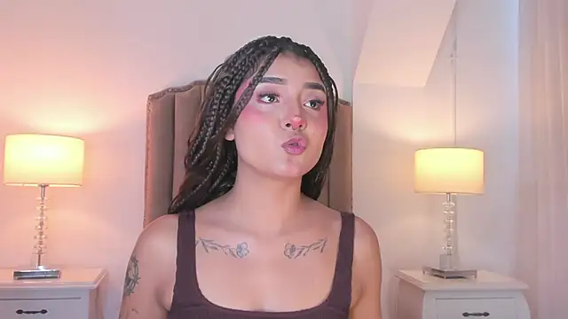 Emma Torres   online show from January 12, 11:59 am