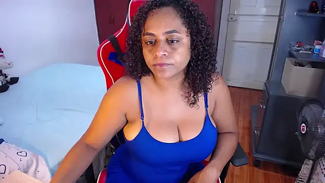 BellaKarla online show from March 8, 12:30 am