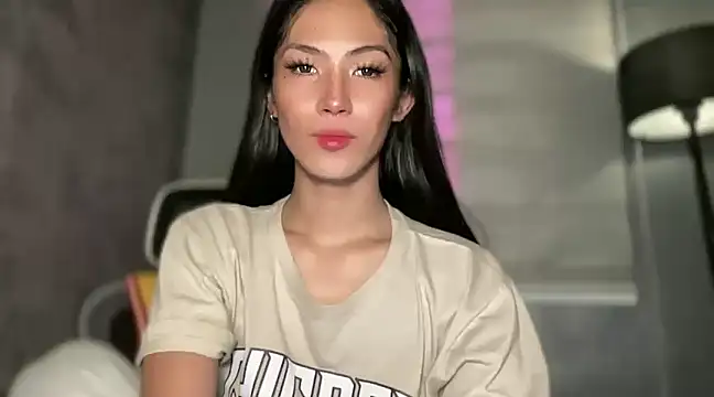 Snapshot of Bella_Gordon chatting on December 14, 4:56 am Bella Gordon online show from December 14, 4:56 am