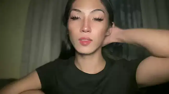 Snapshot of Bella_Gordon chatting on December 22, 8:58 pm Bella Gordon online show from December 22, 8:58 pm