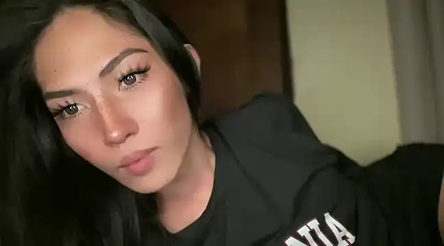 Snapshot of Bella_Gordon chatting on January 14, 6:28 pm Bella Gordon online show from January 14, 6:28 pm