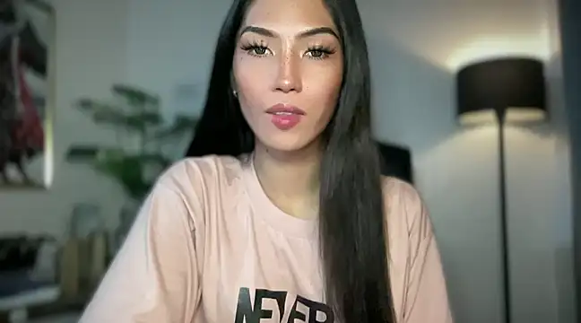 Snapshot of Bella_Gordon chatting on February 24, 10:26 am Bella Gordon online show from February 24, 10:26 am