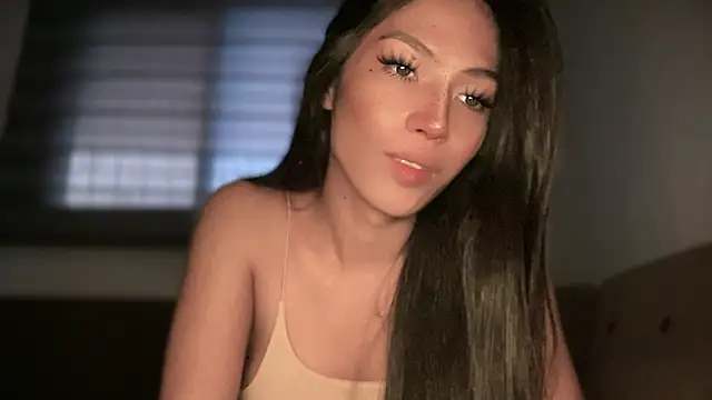 Bella Gordon online show from June 2, 9:50 pm