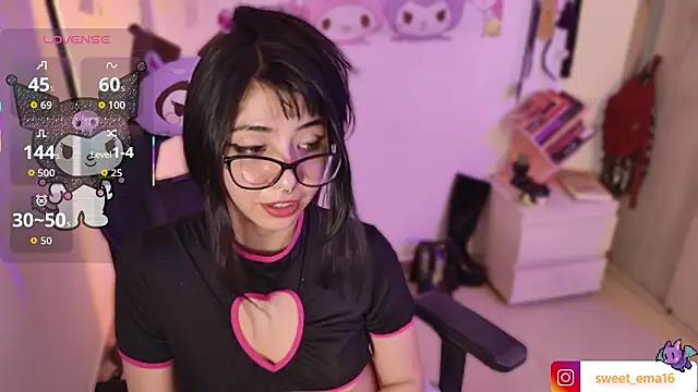 Snapshot of Loving_Ema_1 chatting on February 4, 6:25 pm Loving Ema 1 online show from February 4, 6:25 pm