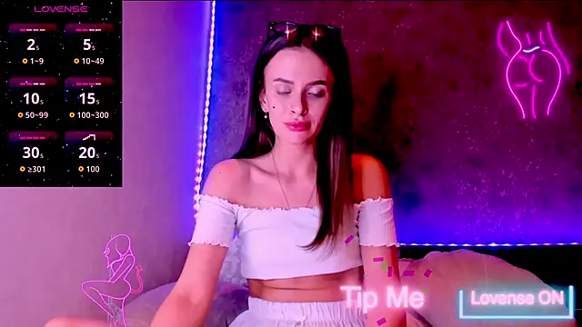 madina taher online show from March 18, 10:35 pm