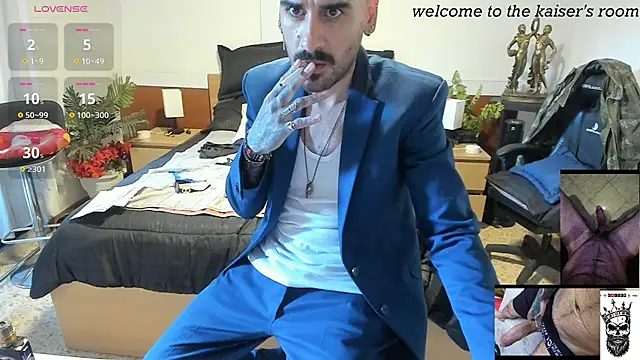 Snapshot of kaiser679_ chatting on December 13, 9:42 pm kaiser679 online show from December 13, 9:42 pm