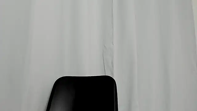 Snapshot of katrhin_66 chatting on February 20, 3:45 am katrhin 66 online show from February 20, 3:45 am