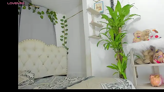 khalyn jenner online show from November 6, 11:37 pm