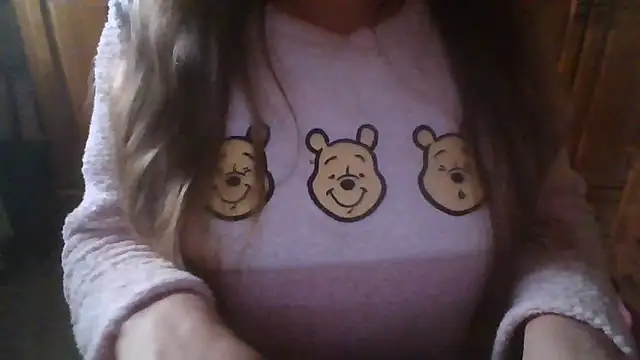 Snapshot of Sexymiss26 chatting on December 18, 3:44 pm Sexymiss26 online show from December 18, 3:44 pm