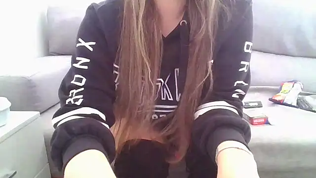 Snapshot of Sexymiss26 chatting on January 7, 2:08 pm Sexymiss26 online show from January 7, 2:08 pm