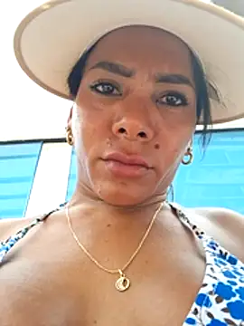 Snapshot of Doll_Loren chatting on January 12, 4:56 pm Doll Loren online show from January 12, 4:56 pm