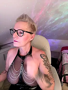 German Milf online show from November 4, 1:54 pm