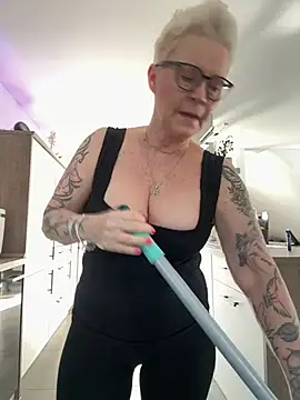 German Milf online show from March 7, 10:12 am