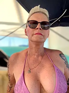 German Milf online show from June 20, 10:18 am