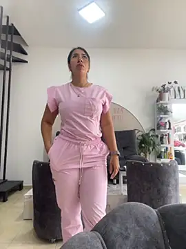 daniela henao online show from April 10, 2:11 pm