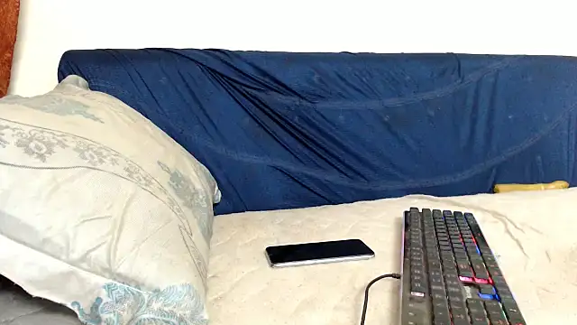 Snapshot of amrozia chatting on January 3, 7:27 am amrozia online show from January 3, 7:27 am