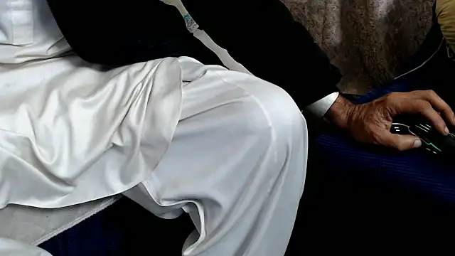 Snapshot of amrozia chatting on January 6, 10:57 am amrozia online show from January 6, 10:57 am