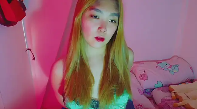 Snapshot of TR4NSCUTI3 chatting on January 6, 11:31 pm TR4NSCUTI3 online show from January 6, 11:31 pm