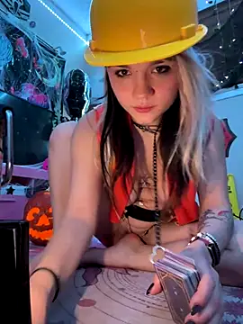 Cutiepiespanks online show from October 27, 7:01 am