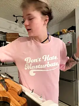 Cutiepiespanks online show from December 18, 1:22 am