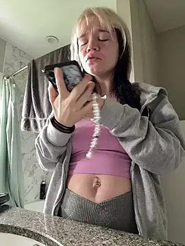 Cutiepiespanks online show from April 2, 4:48 pm