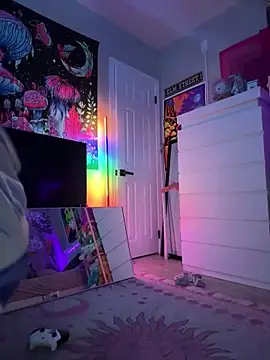 Cutiepiespanks online show from April 4, 6:00 am