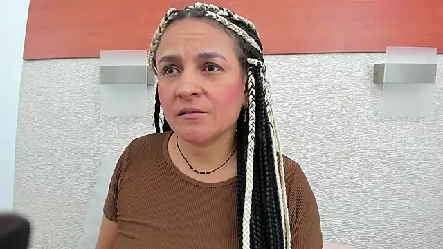 allice green online show from October 31, 2:45 am