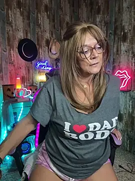 Snapshot of cowgirlc chatting on October 11, 2:44 am cowgirlc online show from October 11, 2:44 am