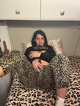 Snapshot of Cataleya80 chatting on February 24, 10:08 pm Cataleya80 online show from February 24, 10:08 pm