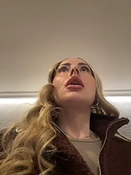 EmaSalis online show from February 9, 8:18 am