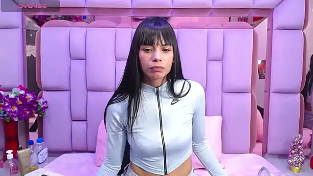 kylie seex online show from December 19, 2:51 am