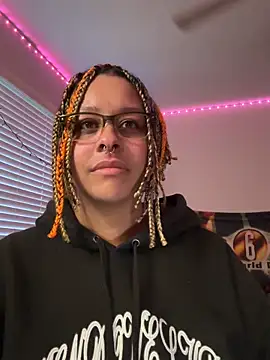 N1NT3NDH03 online show from March 11, 1:06 pm