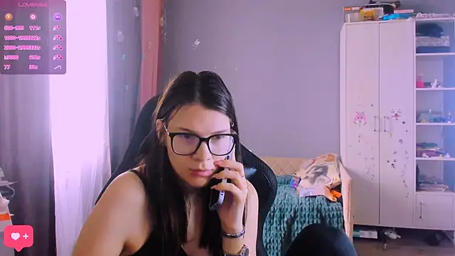 MollyLollipop online show from March 6, 5:15 am