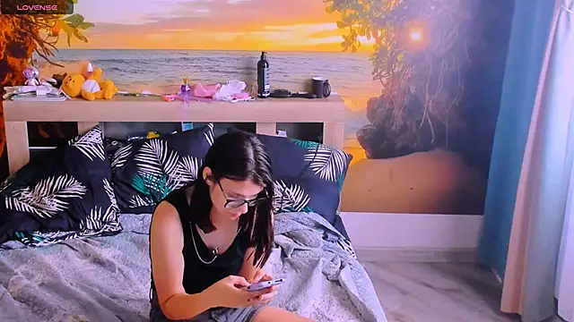 MollyLollipop online show from June 17, 4:59 am
