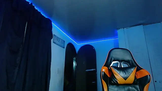 Adam Hudsond online show from October 4, 3:48 am