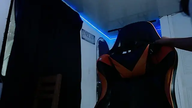 Adam Hudsond online show from April 8, 12:43 am