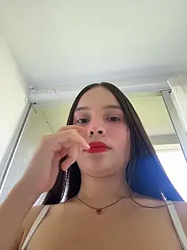 Snapshot of MiaJacksonn chatting on May 24, 3:28 pm MiaJacksonn online show from May 24, 3:28 pm