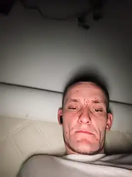 Snapshot of Honzziik0011 chatting on March 1, 9:39 pm Honzziik0011 online show from March 1, 9:39 pm