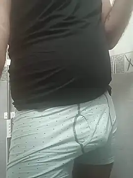 Snapshot of desicockandball chatting on December 9, 5:41 pm desicockandball online show from December 9, 5:41 pm