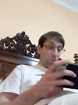 Snapshot of White_rabbit_ chatting on December 7, 9:55 pm White rabbit online show from December 7, 9:55 pm