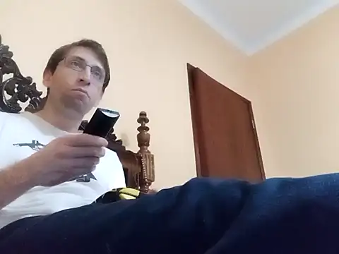 Snapshot of White_rabbit_ chatting on December 16, 3:22 pm White rabbit online show from December 16, 3:22 pm