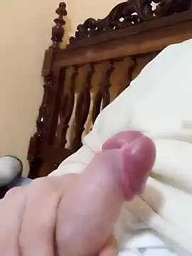 Snapshot of White_rabbit_ chatting on January 5, 3:23 pm White rabbit online show from January 5, 3:23 pm