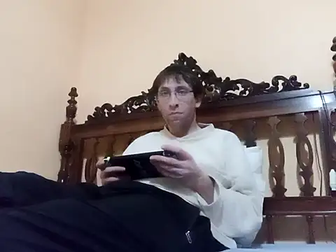 Snapshot of White_rabbit_ chatting on January 10, 5:24 pm White rabbit online show from January 10, 5:24 pm