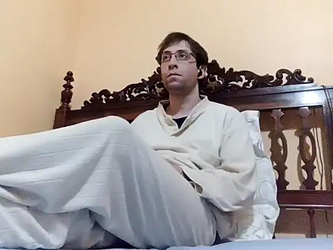 Snapshot of White_rabbit_ chatting on January 11, 12:33 am White rabbit online show from January 11, 12:33 am