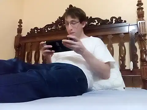 Snapshot of White_rabbit_ chatting on January 11, 8:21 pm White rabbit online show from January 11, 8:21 pm