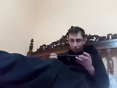 Snapshot of White_rabbit_ chatting on January 19, 10:06 pm White rabbit online show from January 19, 10:06 pm