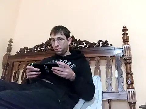 Snapshot of White_rabbit_ chatting on January 21, 9:57 am White rabbit online show from January 21, 9:57 am