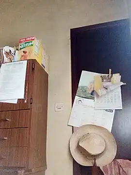 Snapshot of White_rabbit_ chatting on January 21, 2:37 pm White rabbit online show from January 21, 2:37 pm