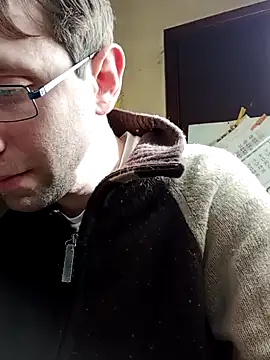 Snapshot of White_rabbit_ chatting on February 6, 2:58 pm White rabbit online show from February 6, 2:58 pm