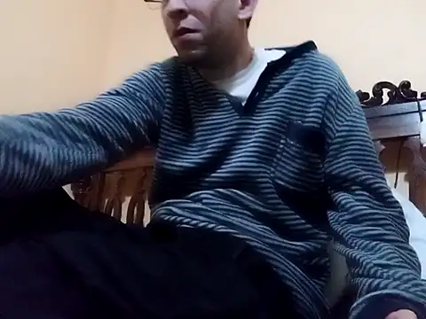 Snapshot of White_rabbit_ chatting on February 6, 8:34 pm White rabbit online show from February 6, 8:34 pm